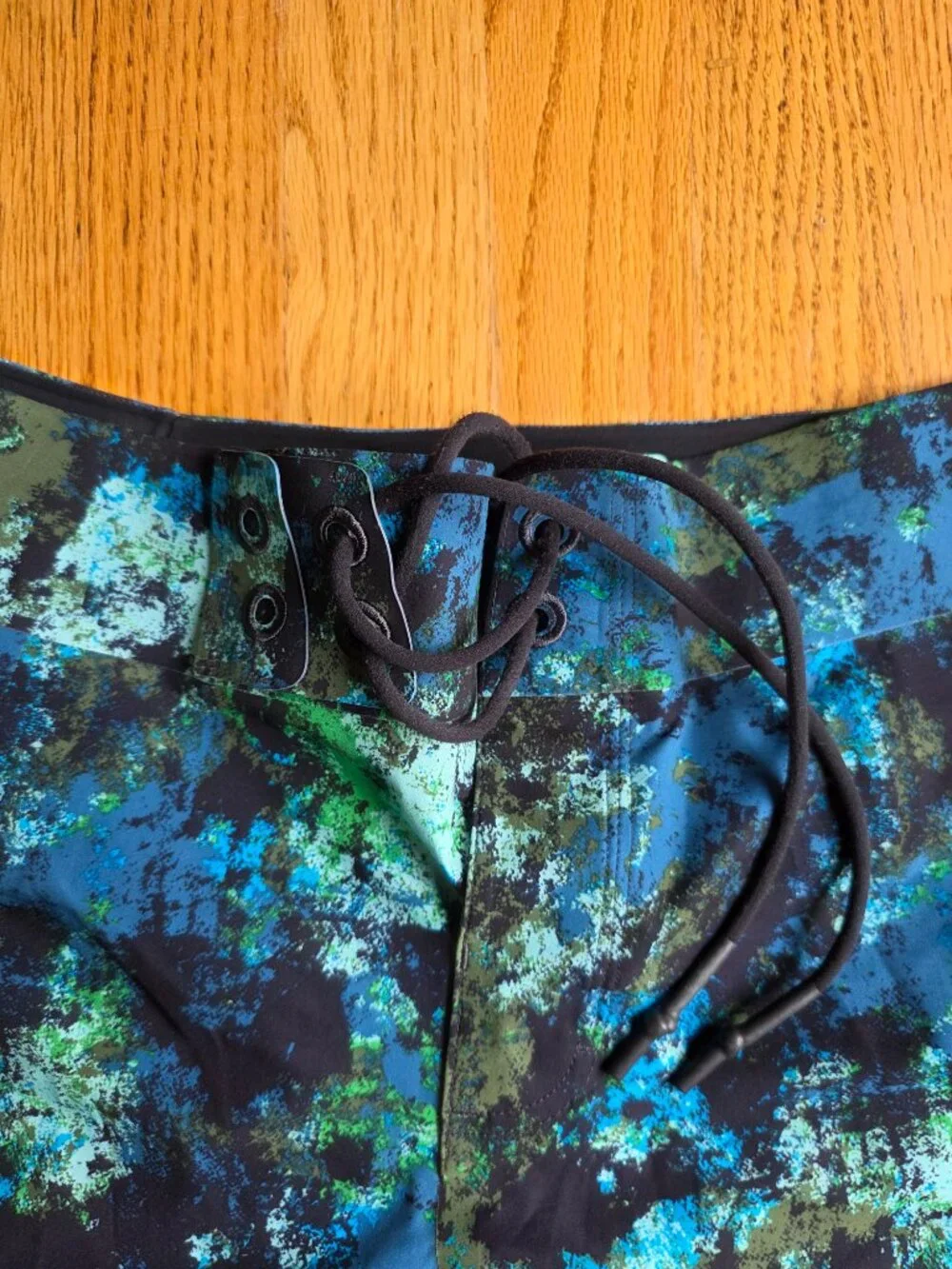 Lululemon EI Current Board Shorts | 32 inch waist | Green Blue Splatter Camo